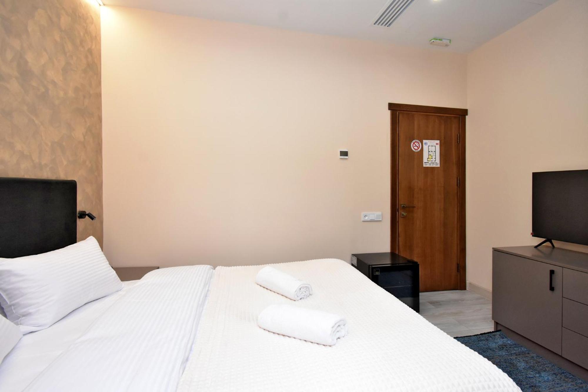 Avenue 23 Boutique Hotel Ереван Экстерьер фото